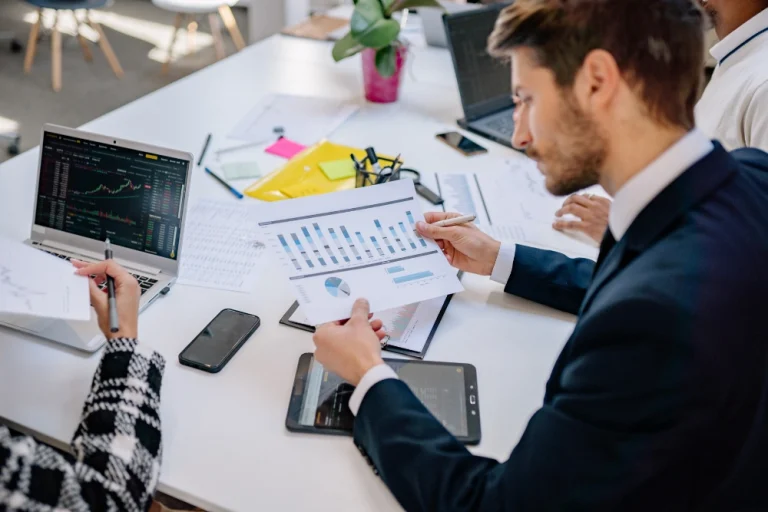 Choosing a Managed Payroll Partner for Multi Country Compliance An Enterprise Guide